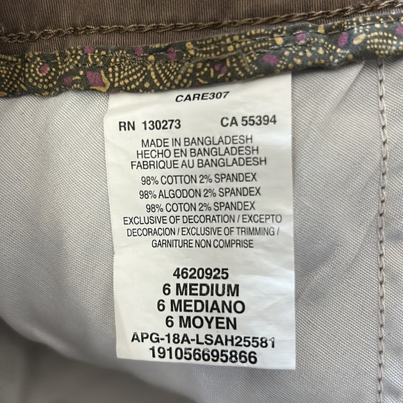 Lee Straight Fit Bermuda Shorts Tan/Brown Size 6 NWT - Picture 8 of 8